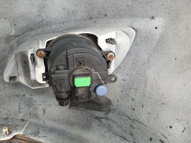 bontott TOYOTA YARIS Első Lökhárító (Részeivel)