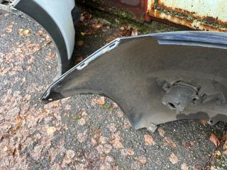 bontott TOYOTA YARIS Első Lökhárító (Részeivel)