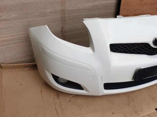 bontott TOYOTA YARIS Első Lökhárító (Részeivel)