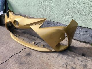 bontott TOYOTA YARIS Első Lökhárító (Részeivel)