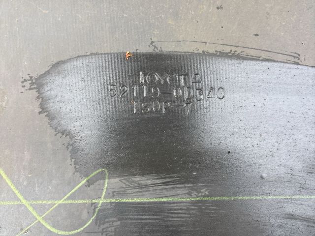 bontott TOYOTA YARIS Első Lökhárító (Részeivel)