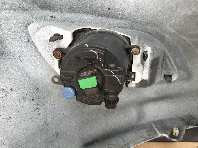 bontott TOYOTA YARIS Első Lökhárító (Részeivel)