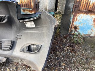 bontott TOYOTA YARIS Első Lökhárító (Részeivel)