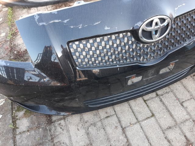 bontott TOYOTA YARIS Első Lökhárító (Részeivel)