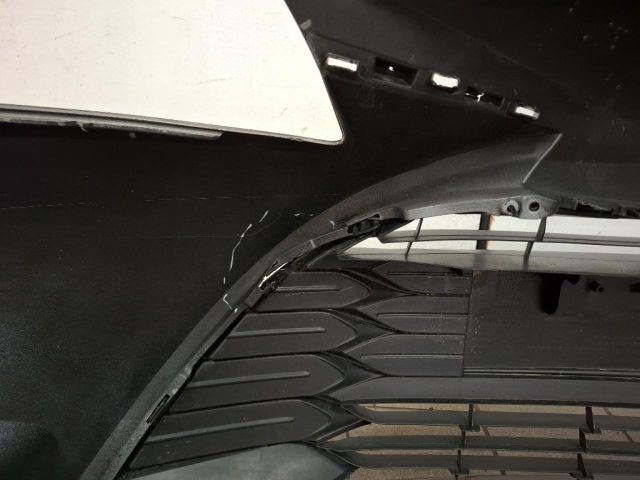 bontott TOYOTA YARIS Első Lökhárító (Üresen)