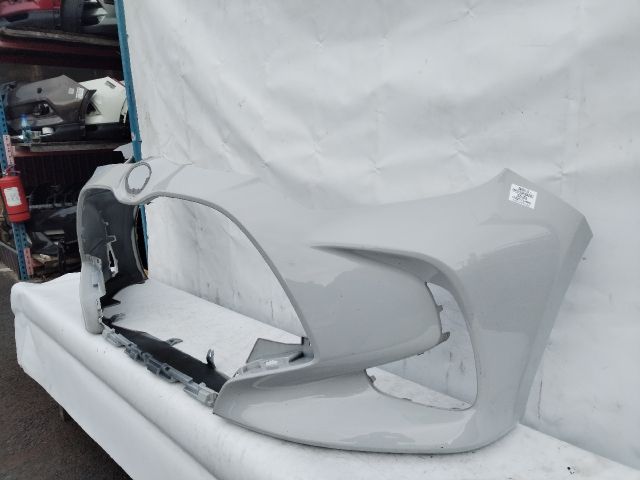 bontott TOYOTA YARIS Első Lökhárító (Üresen)