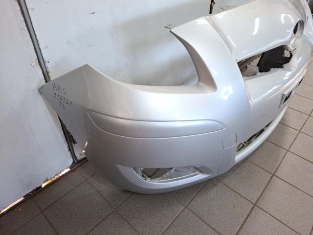 bontott TOYOTA YARIS Első Lökhárító (Üresen)