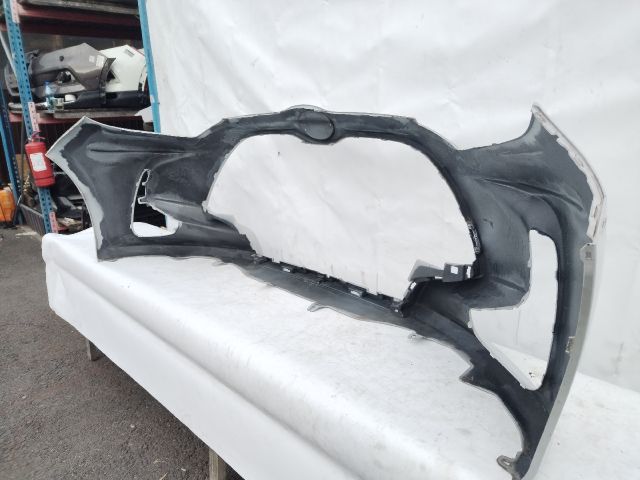 bontott TOYOTA YARIS Első Lökhárító (Üresen)