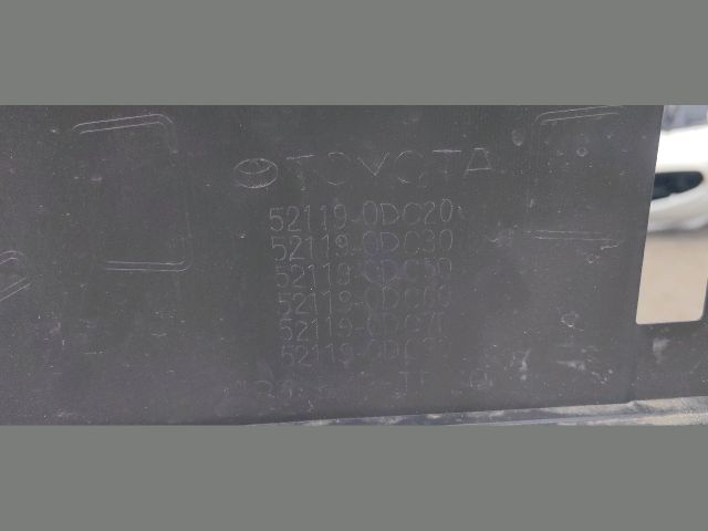 bontott TOYOTA YARIS Első Lökhárító (Üresen)