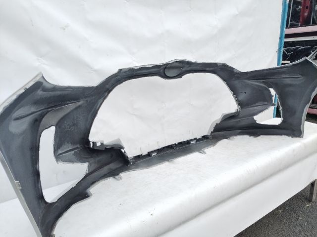 bontott TOYOTA YARIS Első Lökhárító (Üresen)