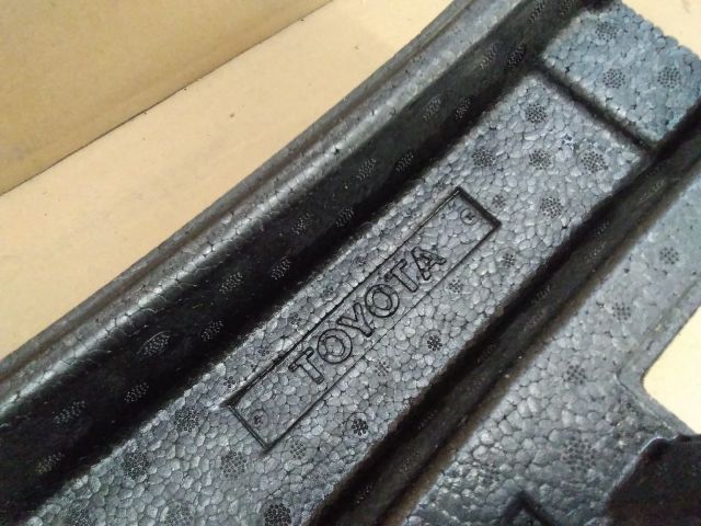 bontott TOYOTA YARIS Első Lökhárító Ütközés Elnyelő Hab