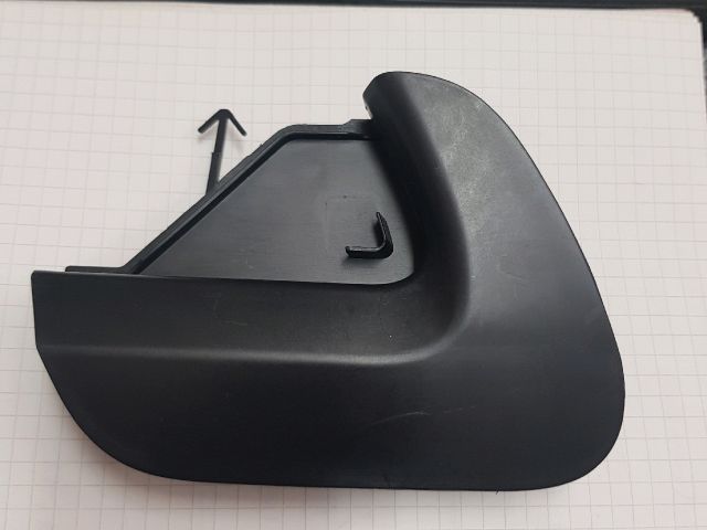 bontott TOYOTA YARIS Első Vonószem Burkolat