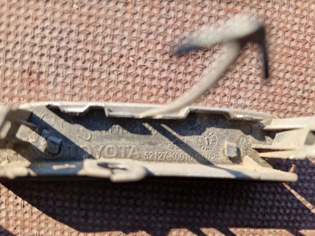 bontott TOYOTA YARIS Első Vonószem Burkolat