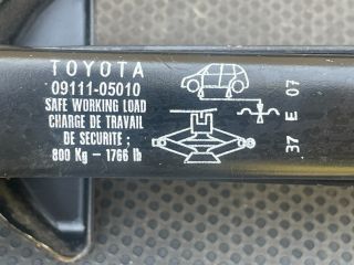 bontott TOYOTA YARIS Emelő