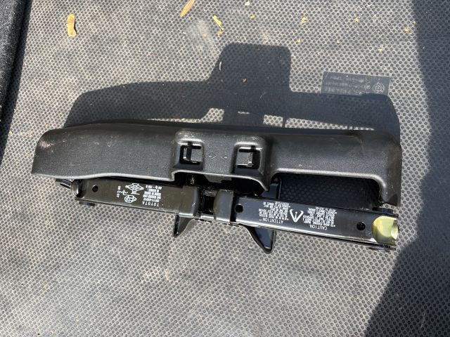 bontott TOYOTA YARIS Emelő