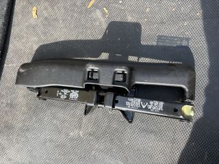 bontott TOYOTA YARIS Emelő