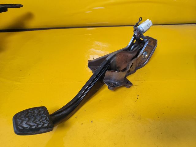 bontott TOYOTA YARIS Fékpedál