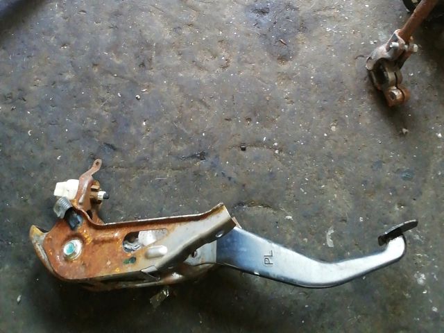 bontott TOYOTA YARIS Fékpedál