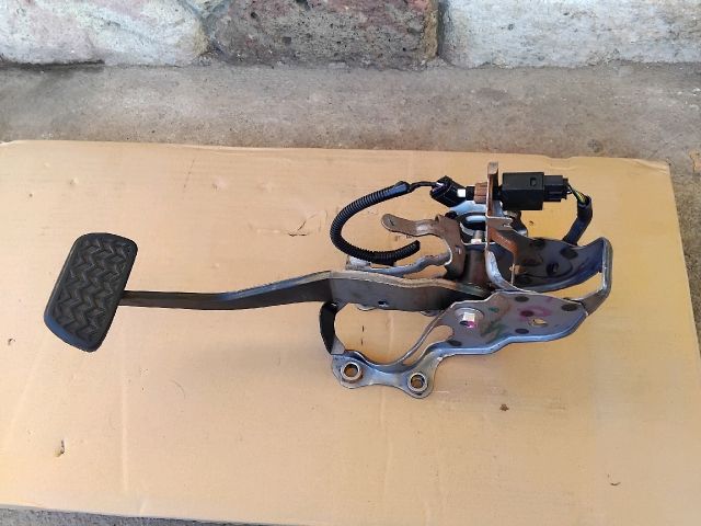 bontott TOYOTA YARIS Fékpedál