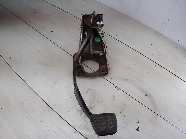 bontott TOYOTA YARIS Fékpedál