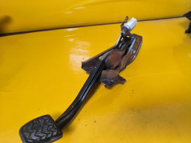 bontott TOYOTA YARIS Fékpedál