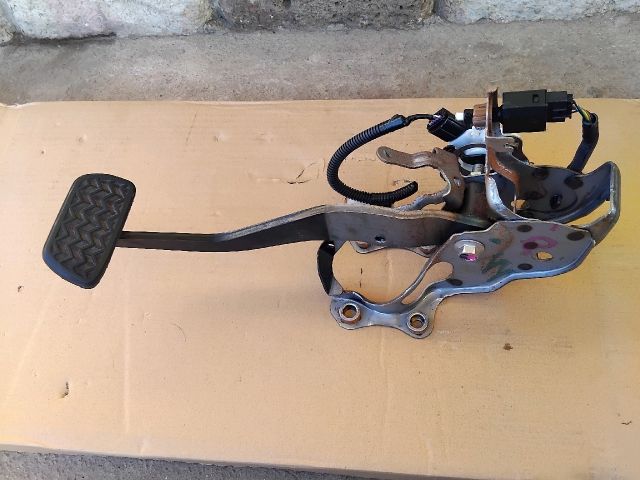 bontott TOYOTA YARIS Fékpedál