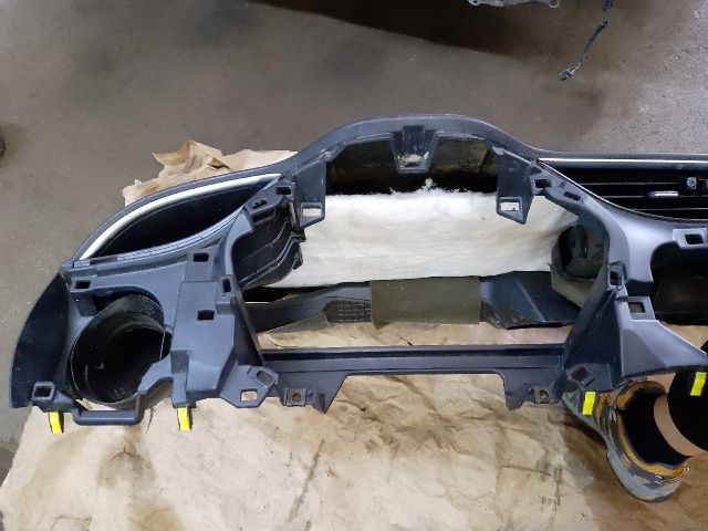 bontott TOYOTA YARIS Felső Műszerfal Burkolat