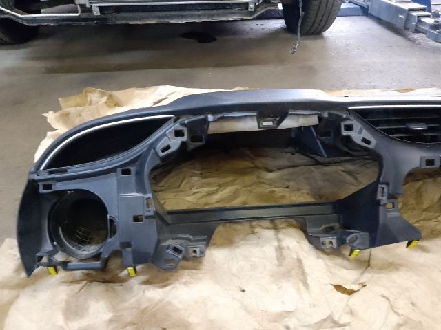 bontott TOYOTA YARIS Felső Műszerfal Burkolat