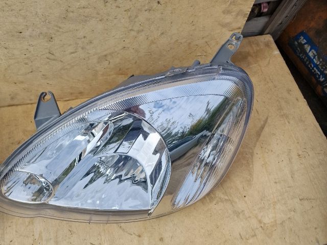 bontott TOYOTA YARIS Fényszóró Pár