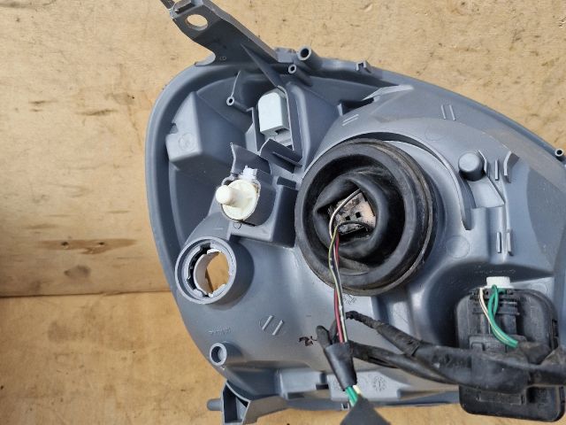 bontott TOYOTA YARIS Fényszóró Pár