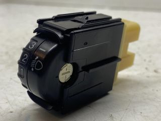 bontott TOYOTA YARIS Fényszórómagasság Állító Kapcsoló