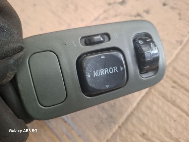 bontott TOYOTA YARIS Fényszórómagasság Állító Kapcsoló