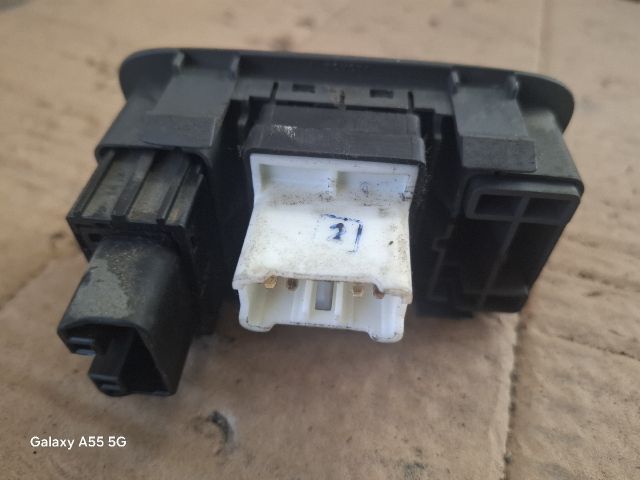 bontott TOYOTA YARIS Fényszórómagasság Állító Kapcsoló