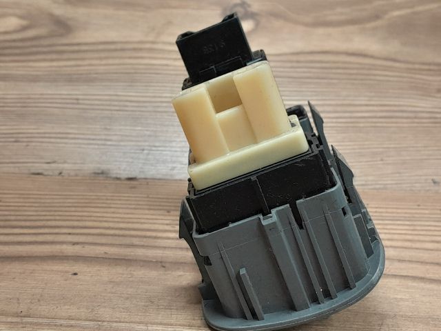 bontott TOYOTA YARIS Fényszórómagasság Állító Kapcsoló