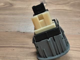 bontott TOYOTA YARIS Fényszórómagasság Állító Kapcsoló