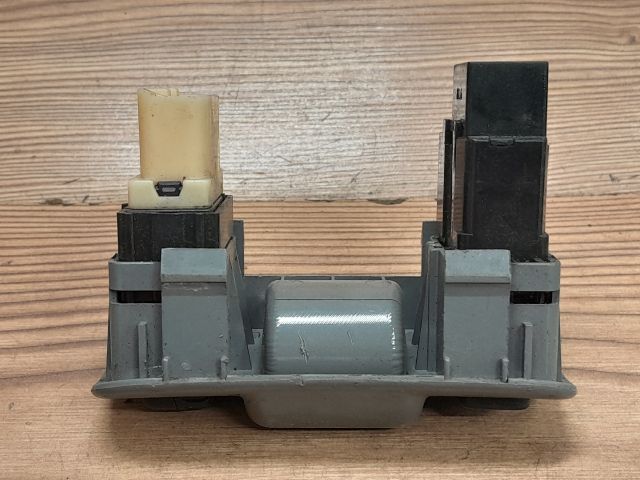 bontott TOYOTA YARIS Fényszórómagasság Állító Kapcsoló