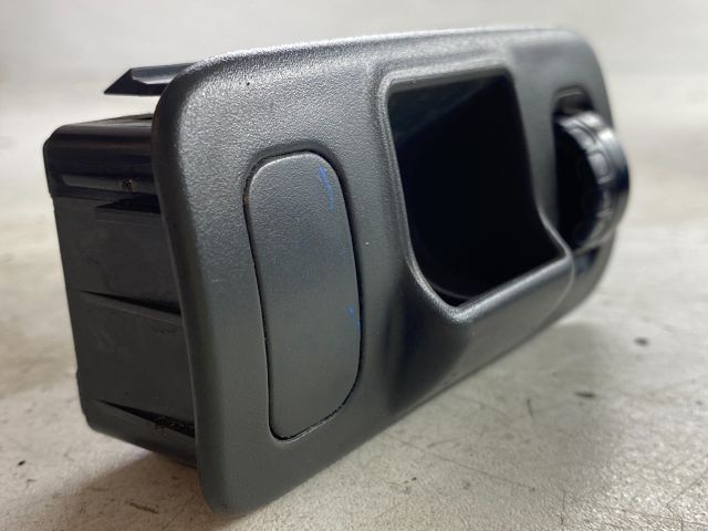 bontott TOYOTA YARIS Fényszórómagasság Állító Kapcsoló