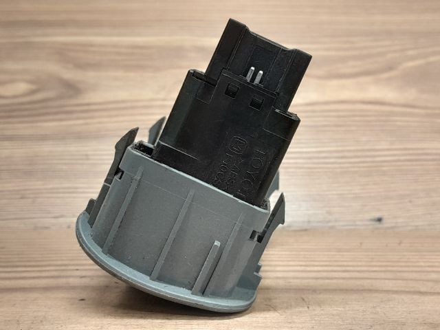 bontott TOYOTA YARIS Fényszórómagasság Állító Kapcsoló