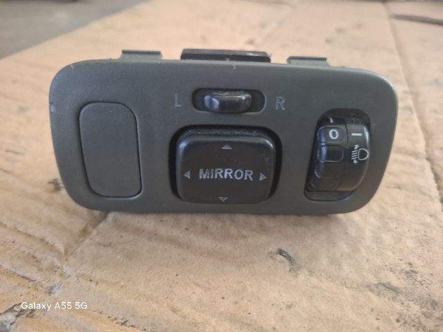 bontott TOYOTA YARIS Fényszórómagasság Állító Kapcsoló