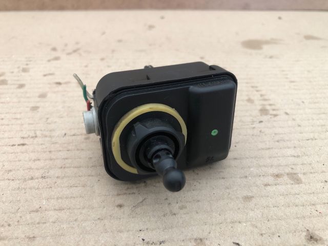 bontott TOYOTA YARIS Fényszórómagasság Állító Motor (Pozíciófüggetlen)