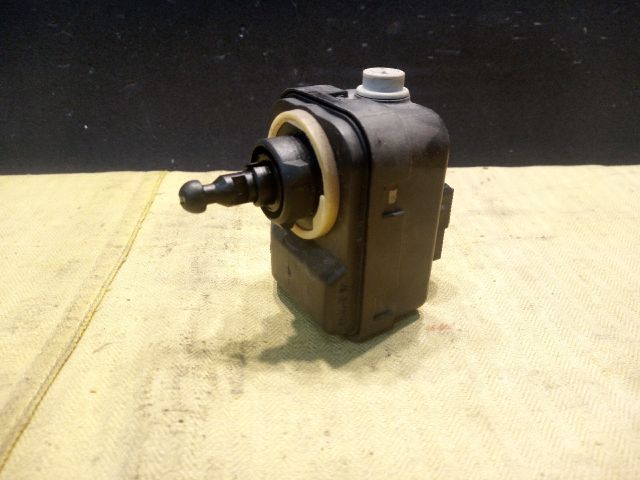 bontott TOYOTA YARIS Fényszórómagasság Állító Motor (Pozíciófüggetlen)