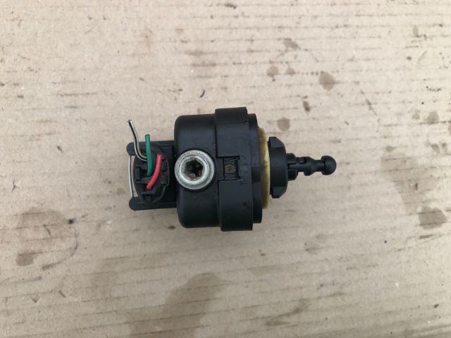 bontott TOYOTA YARIS Fényszórómagasság Állító Motor (Pozíciófüggetlen)