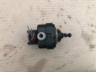 bontott TOYOTA YARIS Fényszórómagasság Állító Motor (Pozíciófüggetlen)