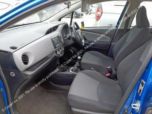 bontott TOYOTA YARIS Fényszórómosó Szivattyú