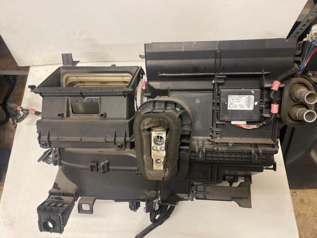 bontott TOYOTA YARIS Fűtés Box