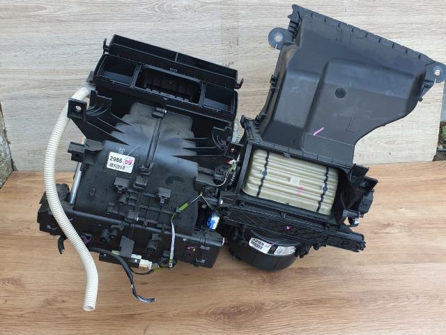 bontott TOYOTA YARIS Fűtés Box