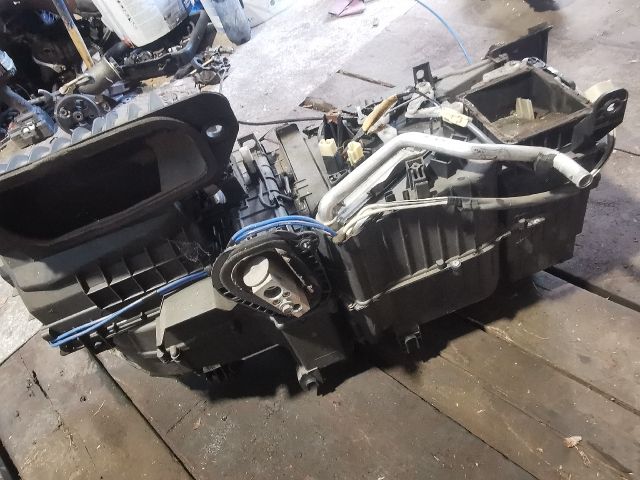 bontott TOYOTA YARIS Fűtés Box