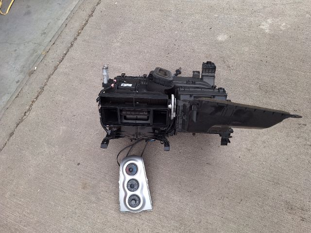 bontott TOYOTA YARIS Fűtés Box