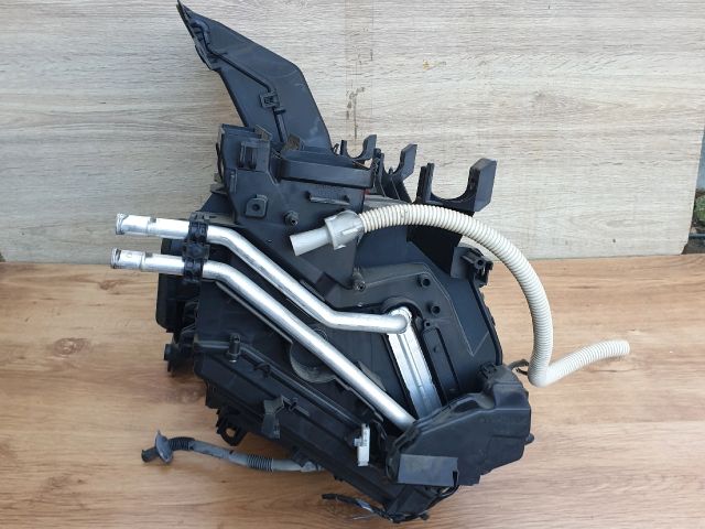 bontott TOYOTA YARIS Fűtés Box