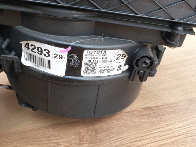 bontott TOYOTA YARIS Fűtés Box